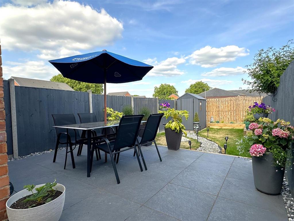 Lovely Landscaped Garden 494