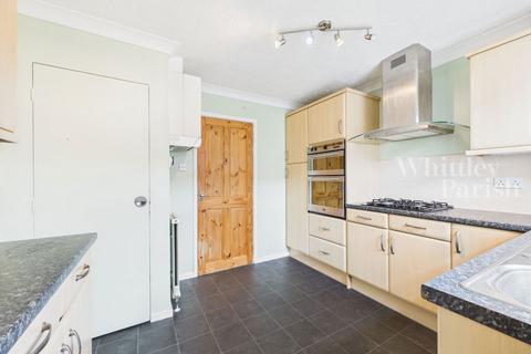 76 Clover Road, Attleborough, NR17 2JQ