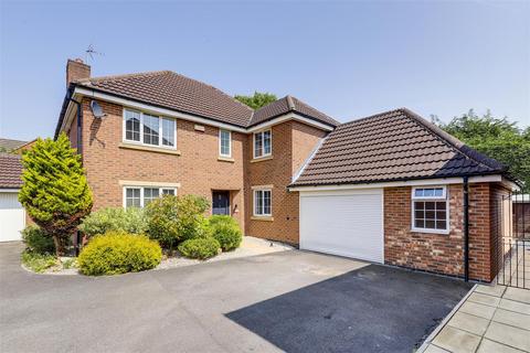 5 bedroom detached house for sale