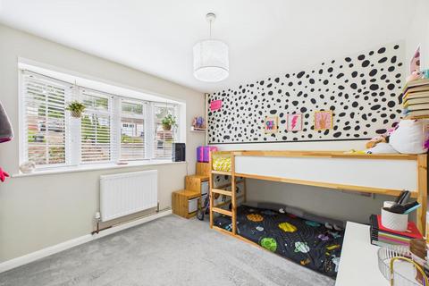 6 Rydons Wood Close, Coulsdon, CR5 1ST