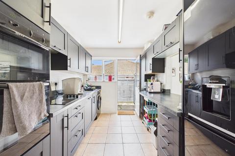 6 Rydons Wood Close, Coulsdon, CR5 1ST