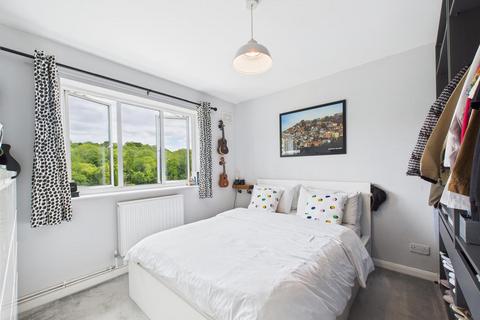 6 Rydons Wood Close, Coulsdon, CR5 1ST