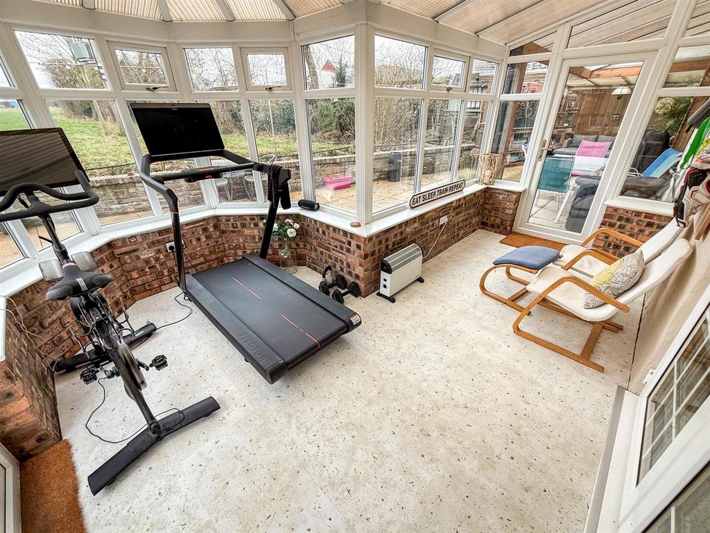 P-Shaped Conservatory