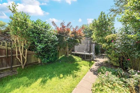 99 Wolsey Drive, Kingston Upon Thames, KT2 5DR