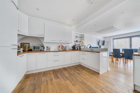 99 Wolsey Drive, Kingston Upon Thames, KT2 5DR