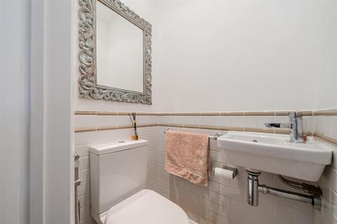 99 Wolsey Drive, Kingston Upon Thames, KT2 5DR