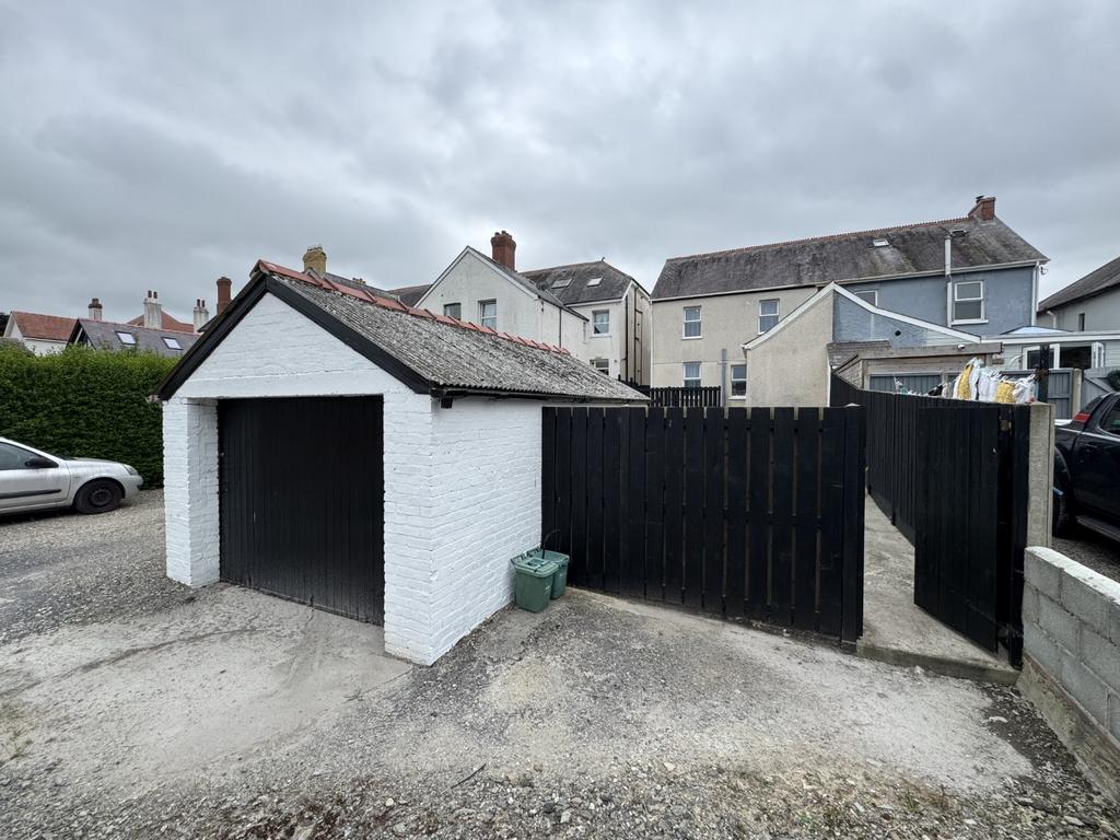 Garage &amp; Parking