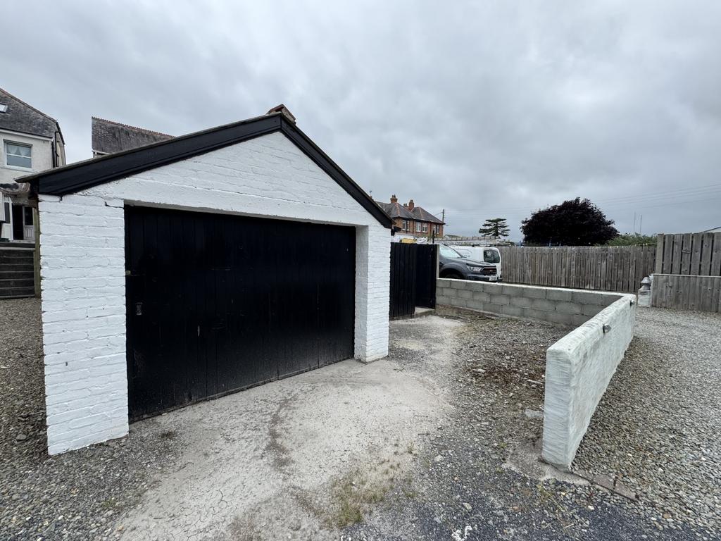 Garage &amp; Parking
