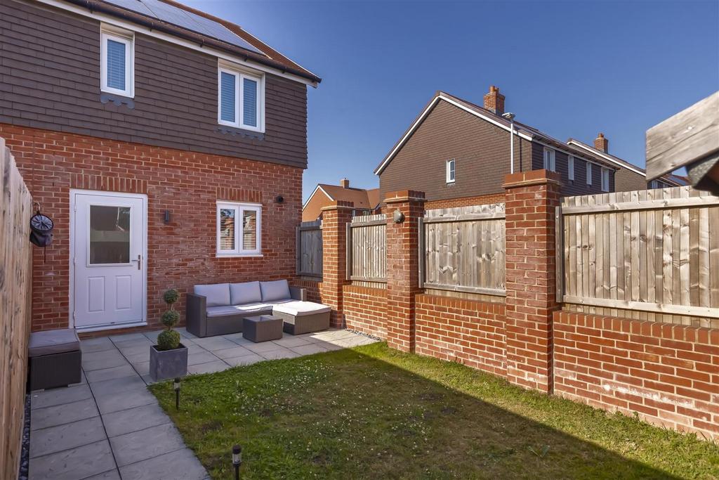 Narcisus Rise 19.jpg