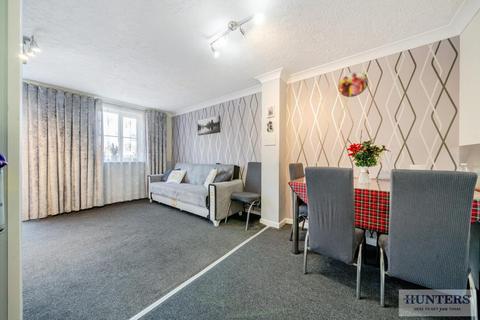 16 Birkdale Close, London, SE28 8JX