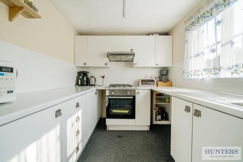 16 Birkdale Close, London, SE28 8JX