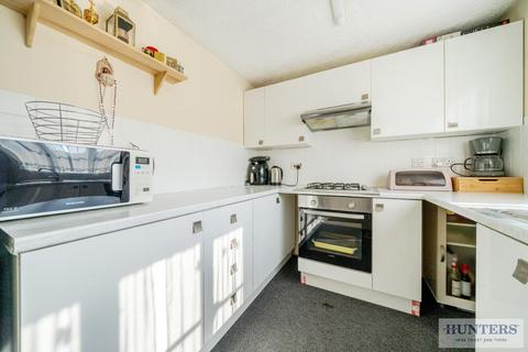 16 Birkdale Close, London, SE28 8JX