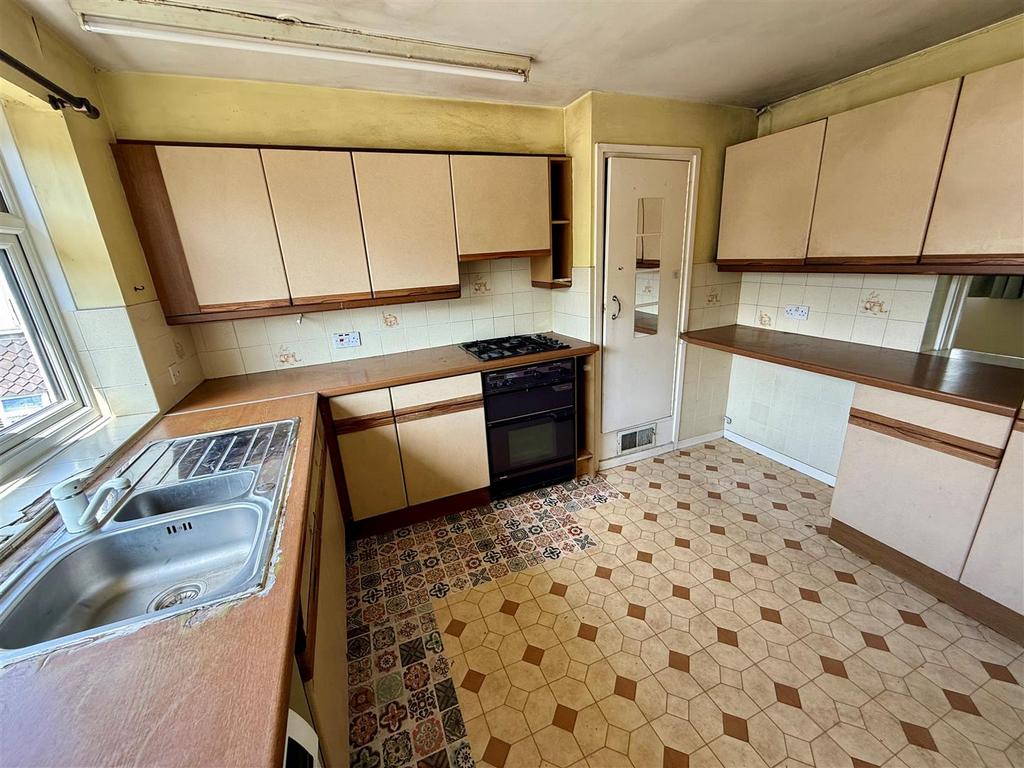 KC28 Kitchen.jpg