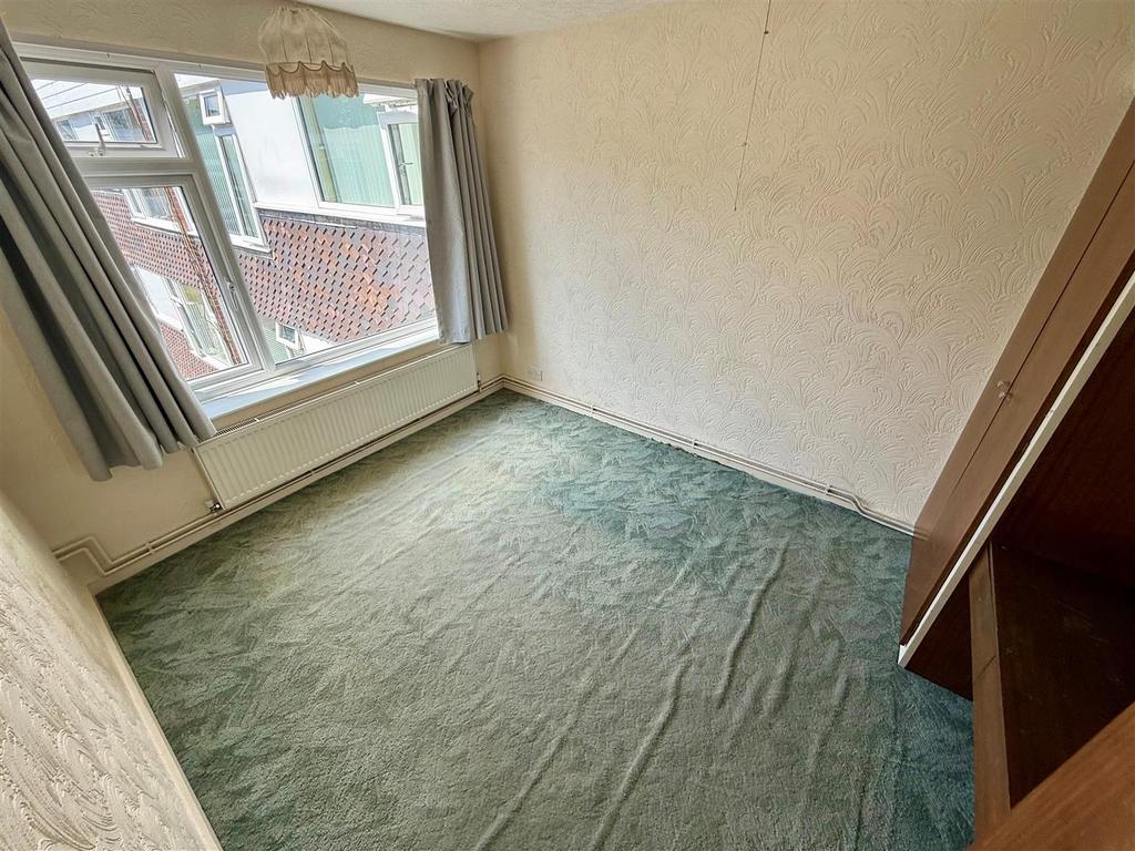 KC28 Bed2.jpg