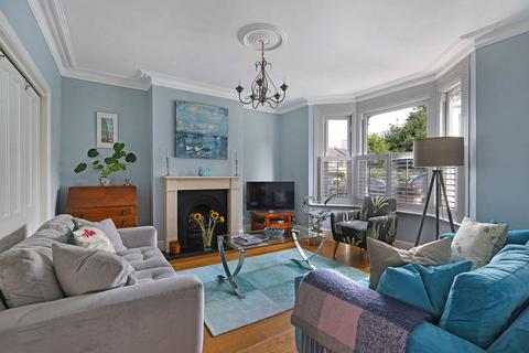 4 bedroom semi-detached house for sale, Hills Road, Buckhurst Hill, IG9