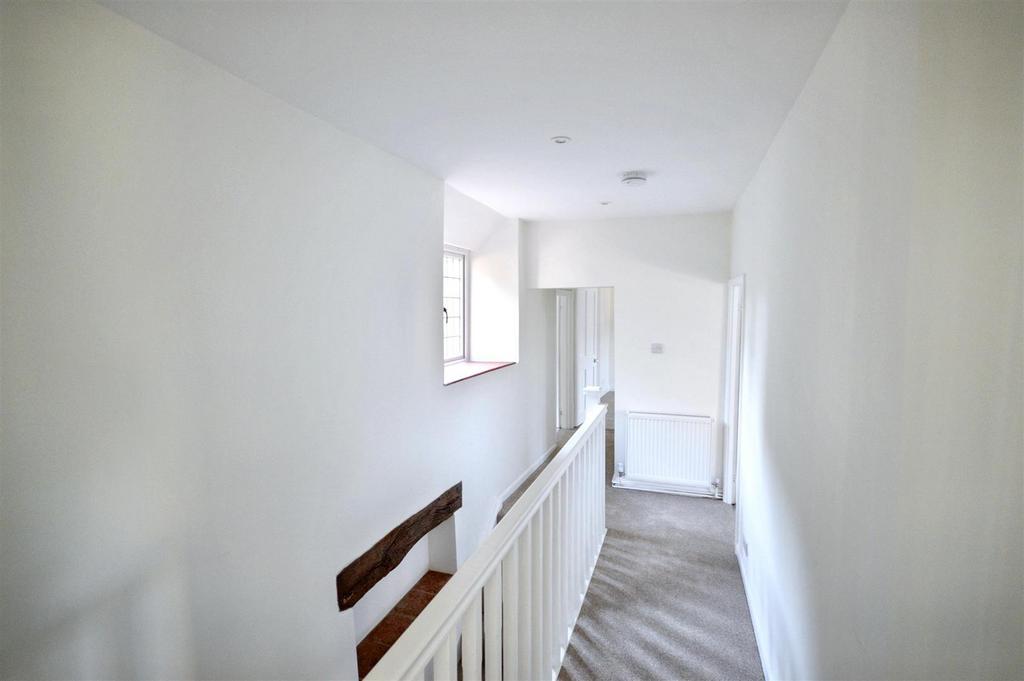 Stairs & Landing (5).jpeg