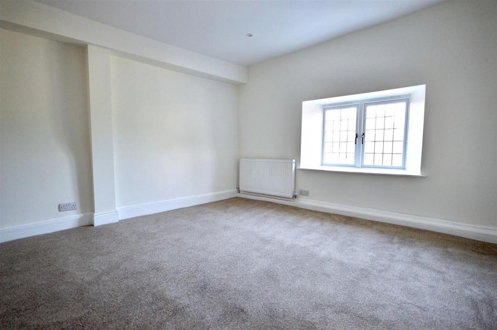 Master Room (1).jpeg