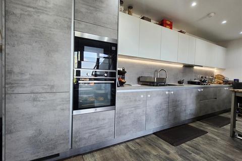 2 bedroom flat to rent, Drydock Square, Barking