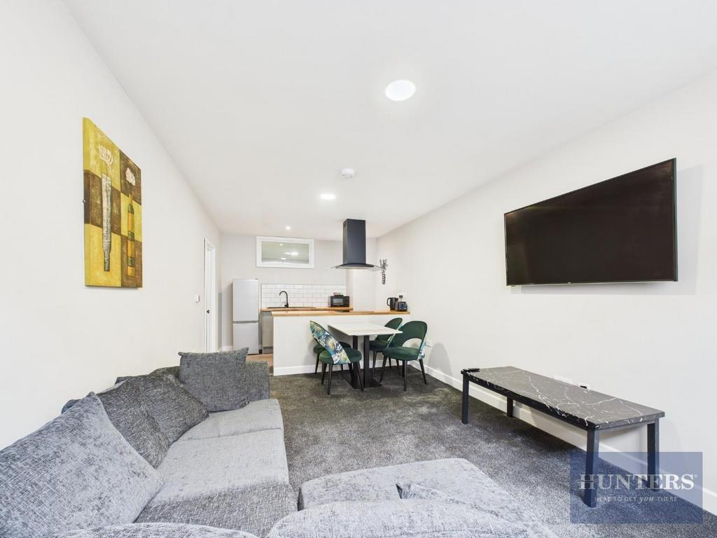 Kitchen / Living Room