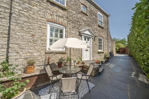 2 bedroom cottage for sale