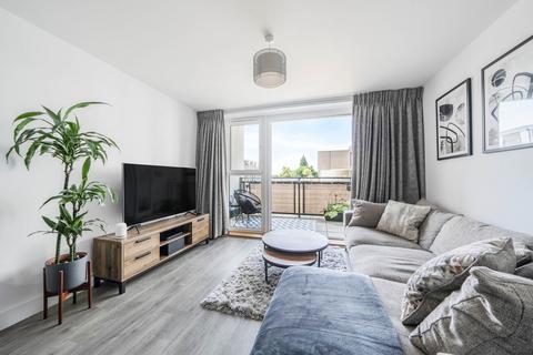 1 bedroom flat for sale, Aspect Place, Hersham, Surrey, KT12