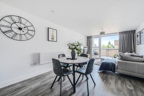 1 bedroom flat for sale, Aspect Place, Hersham, Surrey, KT12