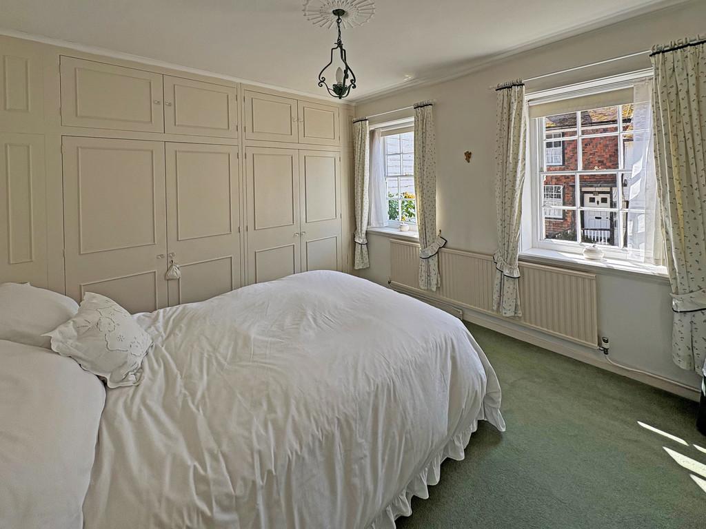 Bed 345