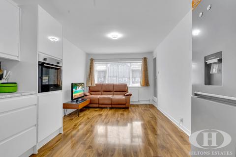 3 bedroom maisonette for sale, Longford Avenue, Southall
