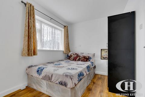 3 bedroom maisonette for sale, Longford Avenue, Southall
