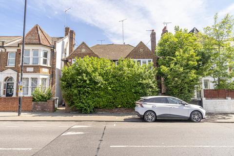 2 bedroom apartment for sale, Ferme Park Road, Crouch End N8