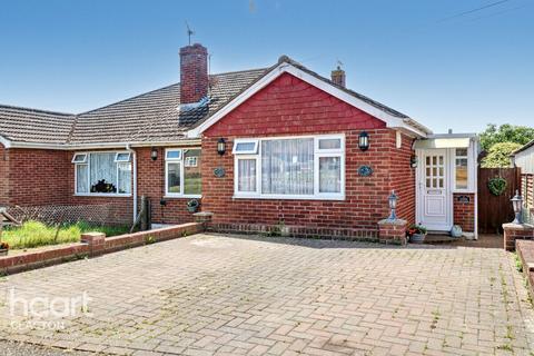 3 Aragon Close, Jaywick, Clacton-on-sea, CO15 2NQ