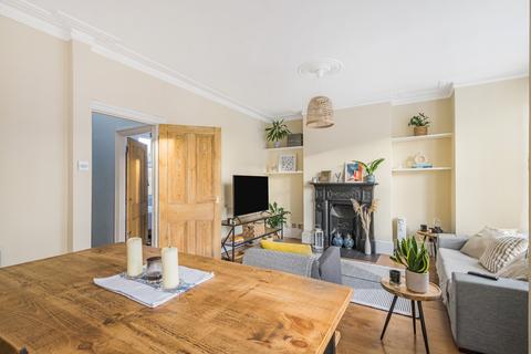 2 bedroom maisonette to rent, Lynn Road, Balham, London, SW12