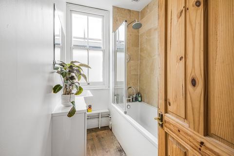 2 bedroom maisonette to rent, Lynn Road, Balham, London, SW12