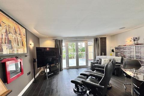 2 bedroom detached house for sale, Tremorvah Crescent, Truro