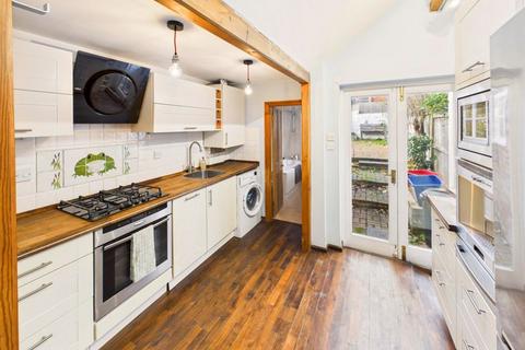 2 bedroom terraced house for sale, Cross Street, Canterbury CT2