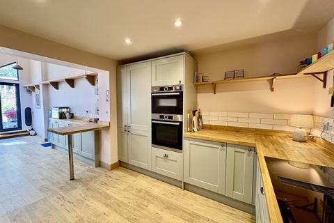 3 bedroom semi-detached house for sale, Three bed Victorian family home on popular, convenient location