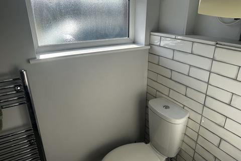 3 bedroom semi-detached house to rent, Whinney Lane, Ollerton NG22