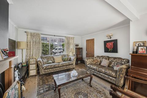 52 Waverley Road, Oxshott, Leatherhead, KT22 0RZ