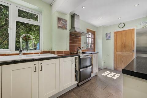 52 Waverley Road, Oxshott, Leatherhead, KT22 0RZ