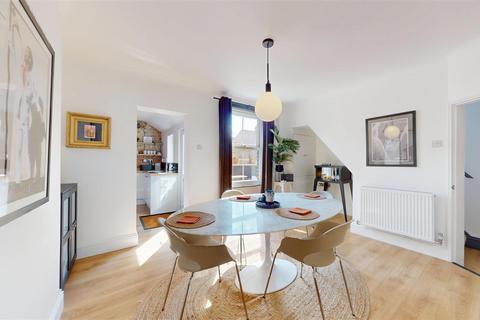 2 bedroom semi-detached house for sale, Vine Street, Stamford