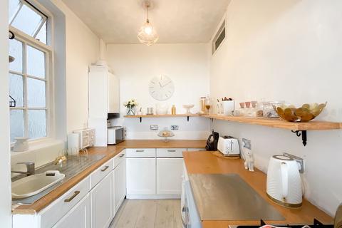 undefined, Leigh-on-Sea SS9