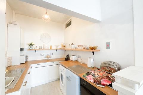 undefined, Leigh-on-Sea SS9