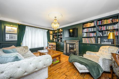 4 bedroom cottage for sale, Upper Church Street, Chepstow NP16
