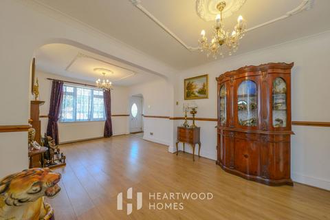 undefined, Mount Drive, Park Street, St. Albans, AL2 2NU