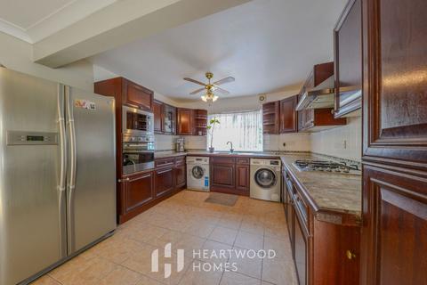 undefined, Mount Drive, Park Street, St. Albans, AL2 2NU
