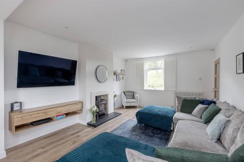 91 Drum Brae Terrace, Edinburgh, EH4 7SG