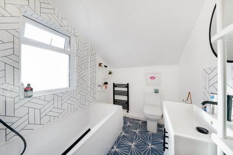 266 Bensham Lane, Thornton Heath, CR7 7EP