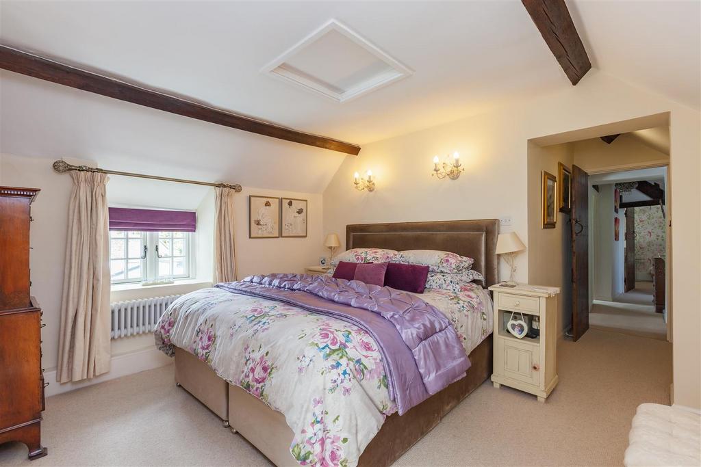 Master Bedroom 1.jpg