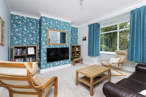 undefined, Mount Avenue, Huddersfield HD3