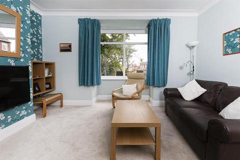 undefined, Mount Avenue, Huddersfield HD3